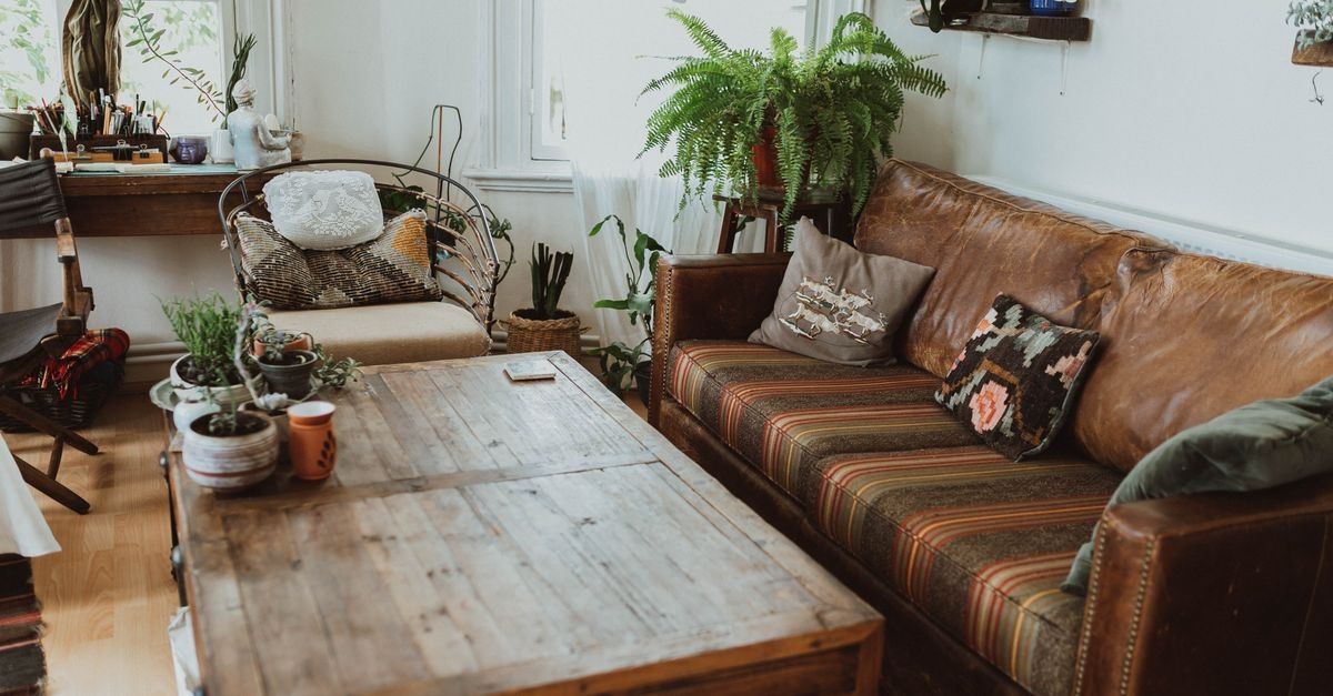 Zaproś boho do salonu: 17 inspiracji na przytulną, naturalną przestrzeń